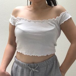 Urban Outfitters / Kimchi Blue Sophia Lettuce Edge Tee